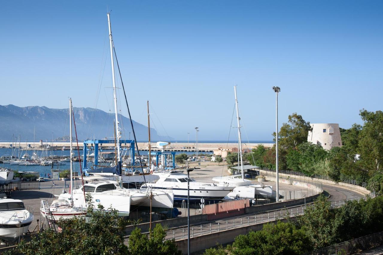 Apartmán Loft Lungomare Vista Mare E Monti Àrbatax Exteriér fotografie