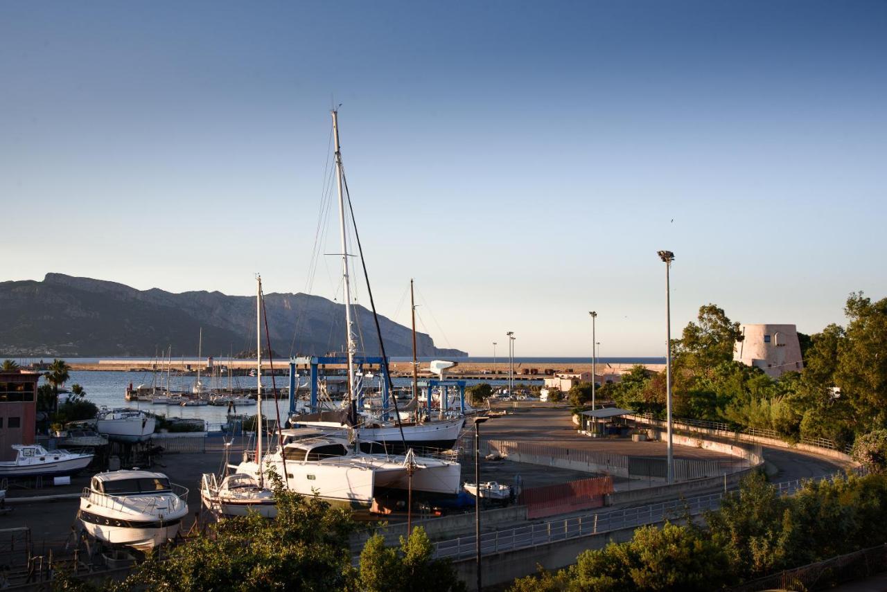 Apartmán Loft Lungomare Vista Mare E Monti Àrbatax Exteriér fotografie